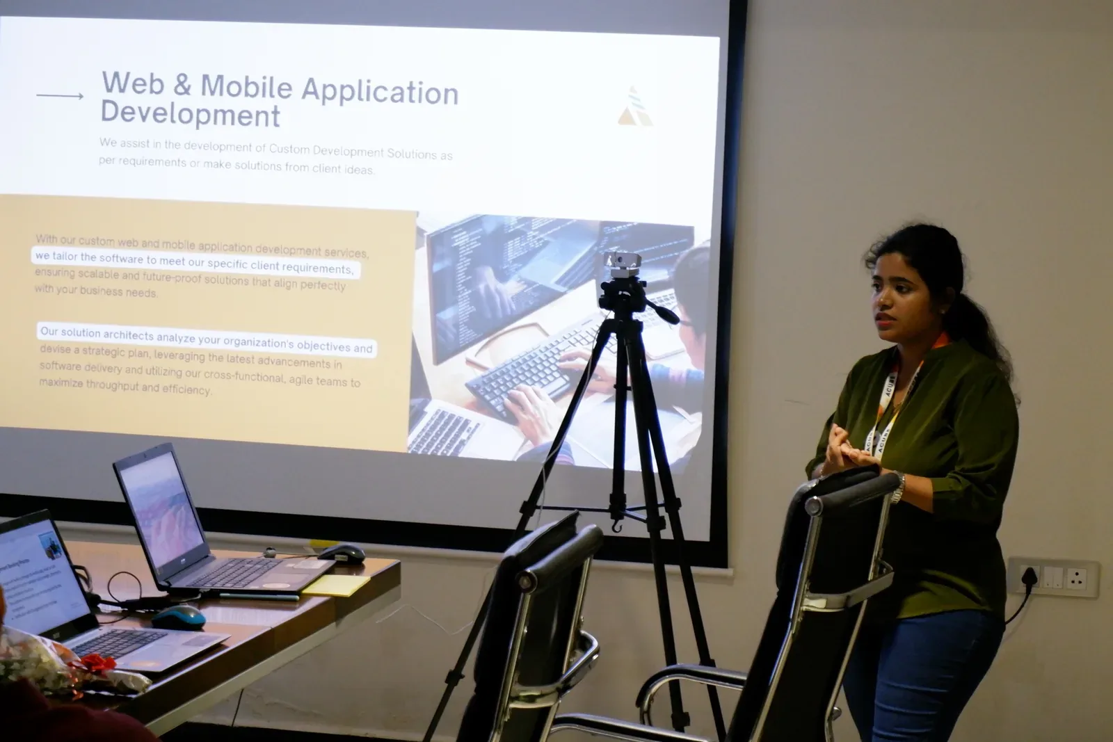 Acube presenting its web and mobile application development capability